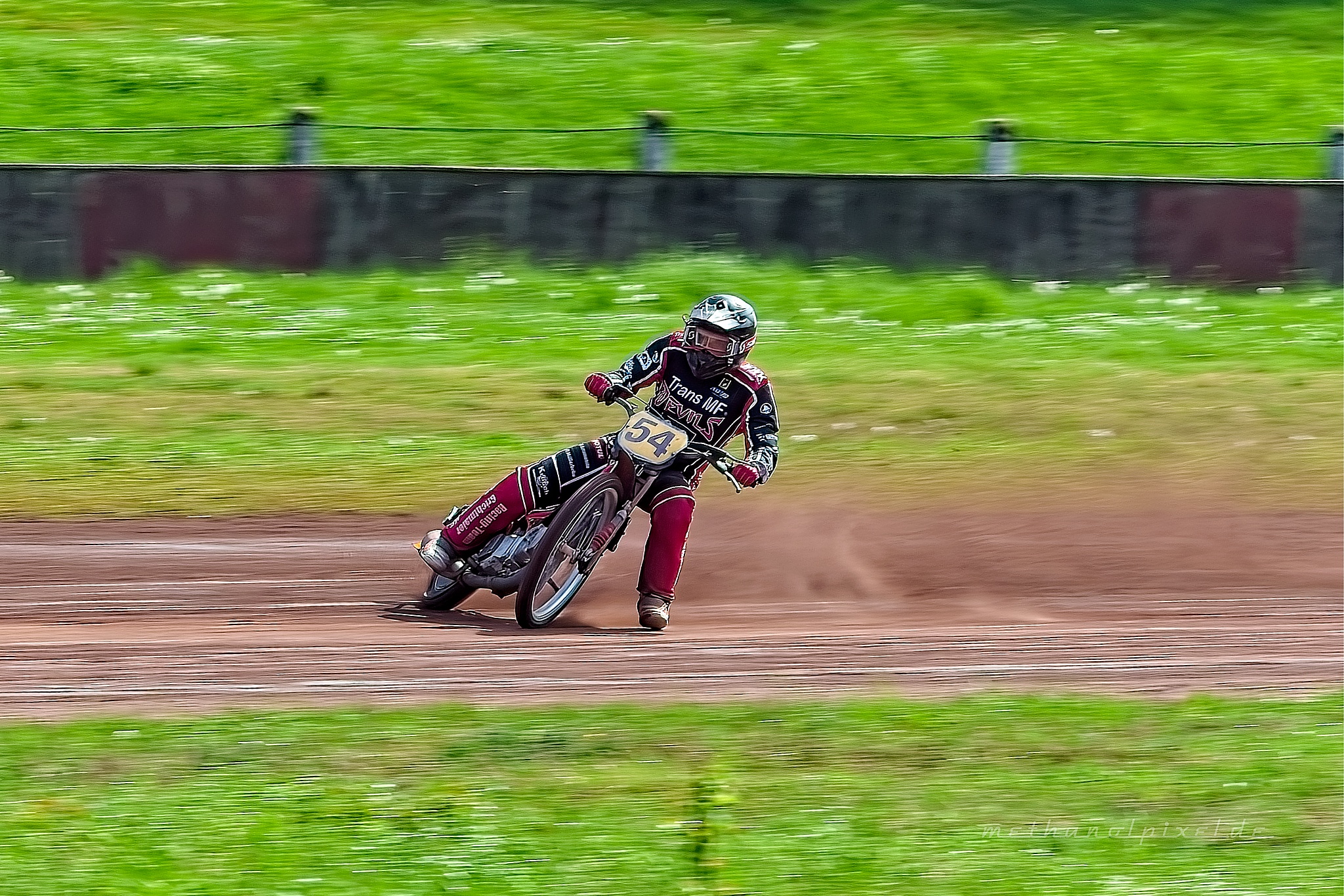 ILCE 7M4   A7405578 2048